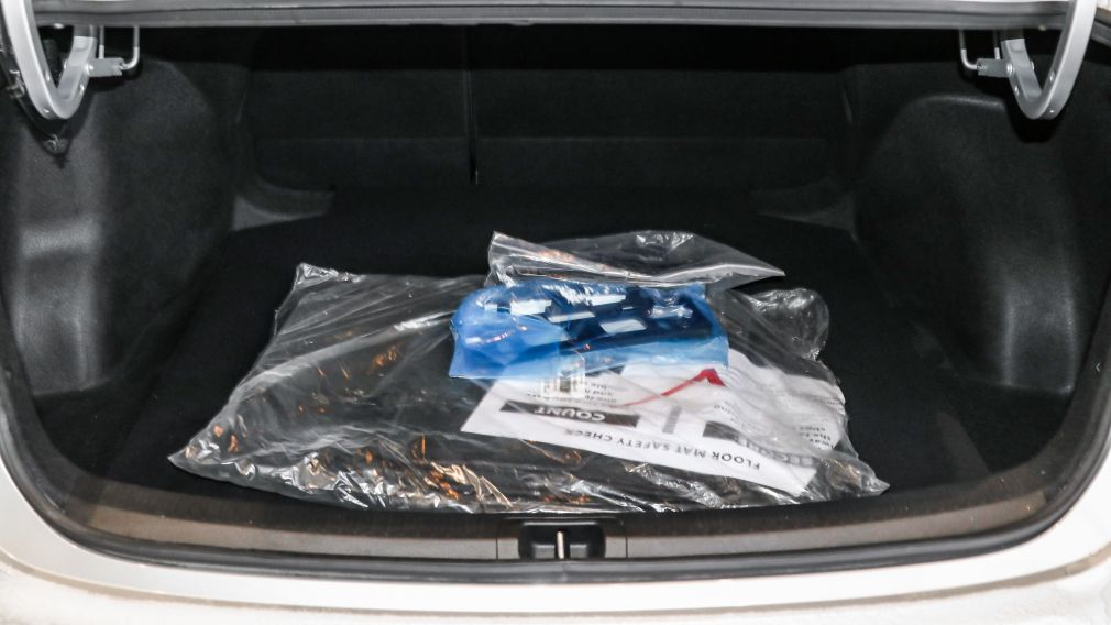 Toyota Corolla Hybrid LE 2023 d&rsquo;occasion à vendre - 31