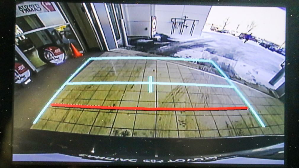 Toyota Camry Hybrid LE 2023 d&rsquo;occasion à vendre - 9