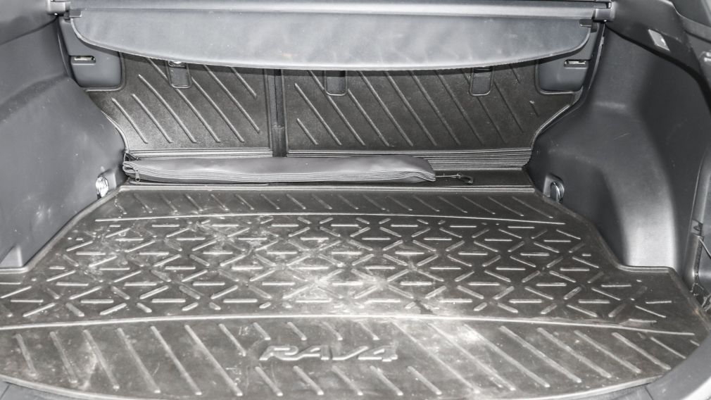 Toyota Rav 4 Hybrid XLE 2020 d&rsquo;occasion à vendre - 32