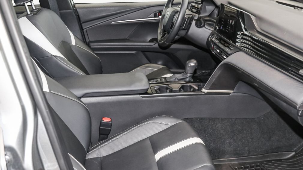 Toyota Camry SE Upgrade 2025 d&rsquo;occasion à vendre - 11