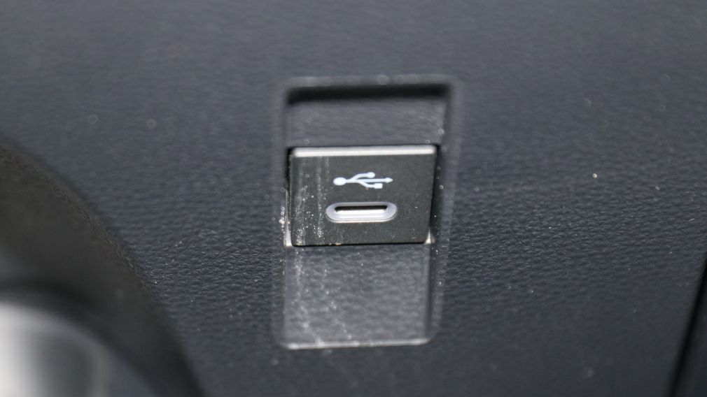 Toyota Corolla LE 2023 d&rsquo;occasion à vendre - 27