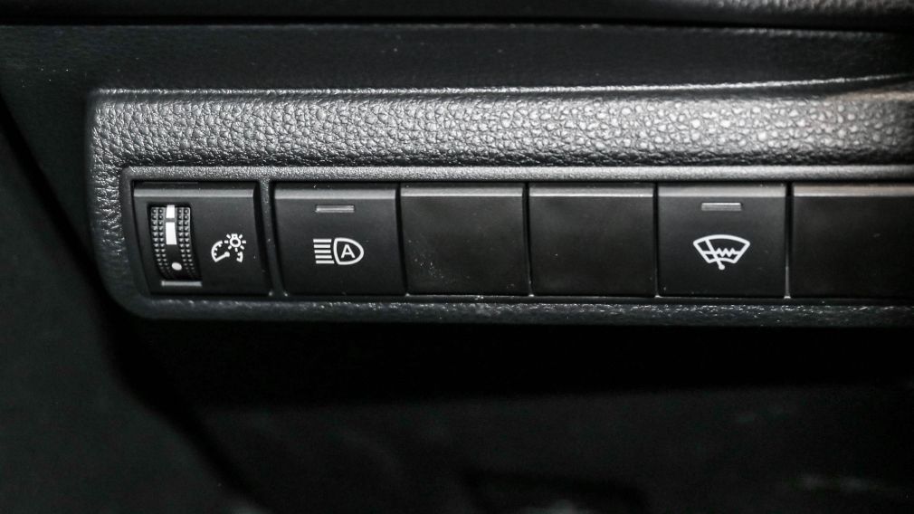 Toyota Corolla LE 2023 d&rsquo;occasion à vendre - 21