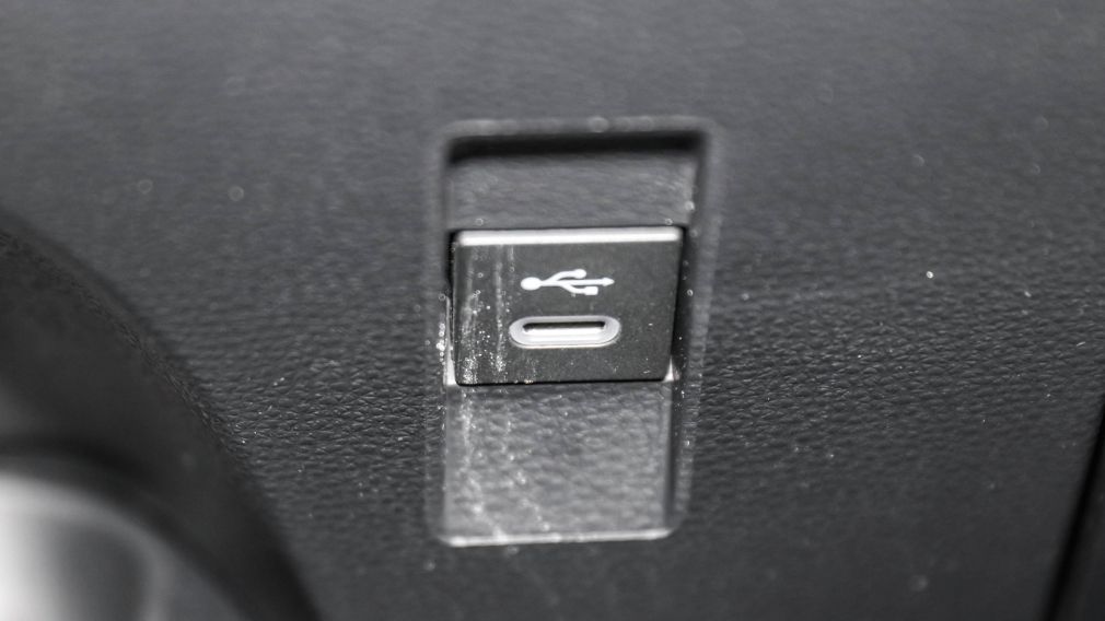 Toyota Corolla LE 2023 d&rsquo;occasion à vendre - 27