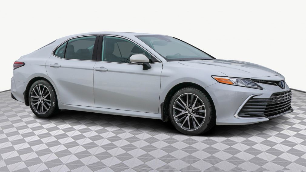 Toyota Camry Hybrid XLE