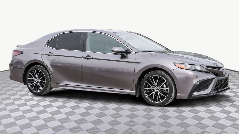 Toyota Camry Hybrid SE