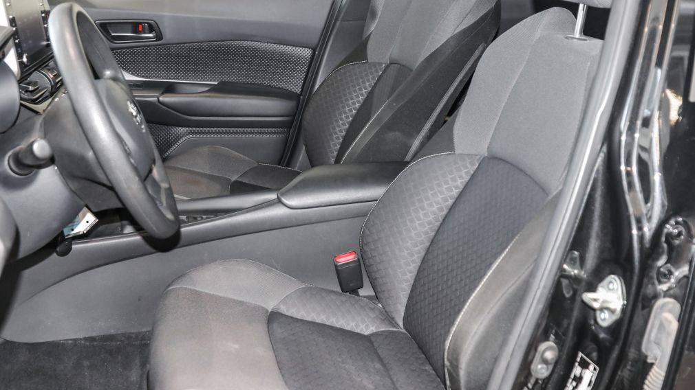 Toyota C-HR LE 2021 d&rsquo;occasion à vendre - 12
