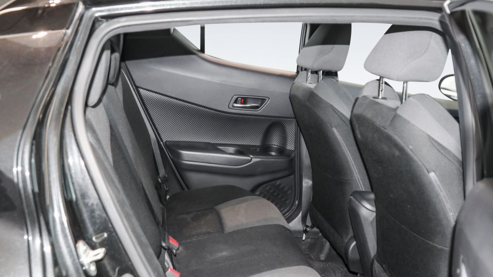 Toyota C-HR LE 2021 d&rsquo;occasion à vendre - 31