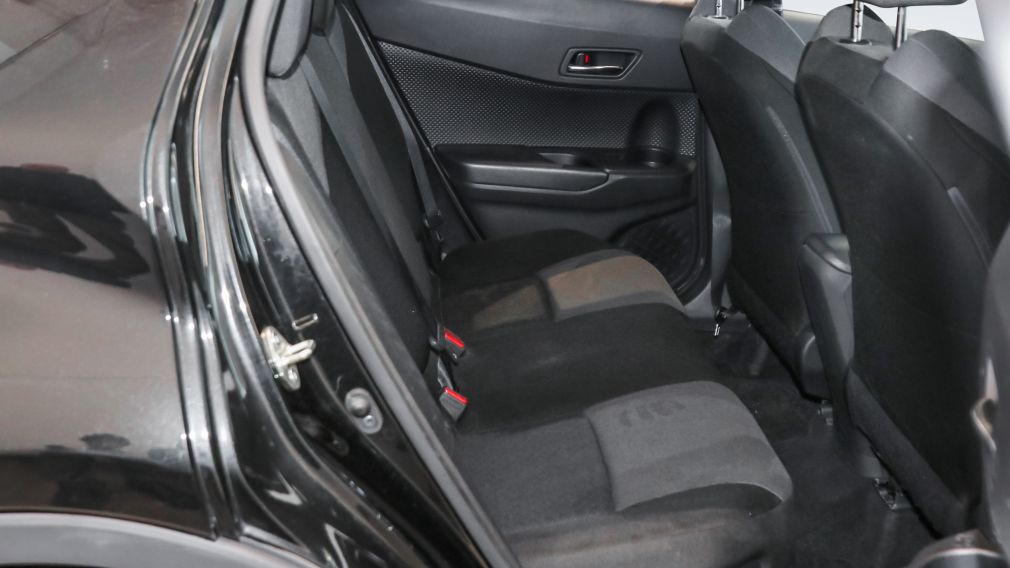 Toyota C-HR LE 2021 d&rsquo;occasion à vendre - 32