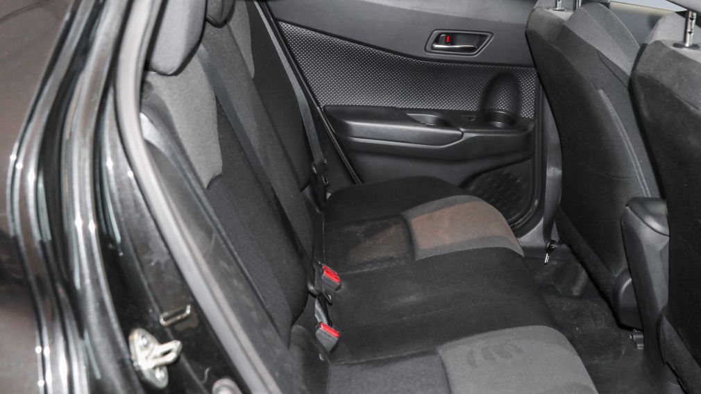 Toyota C-HR LE 2021 d&rsquo;occasion à vendre - 33