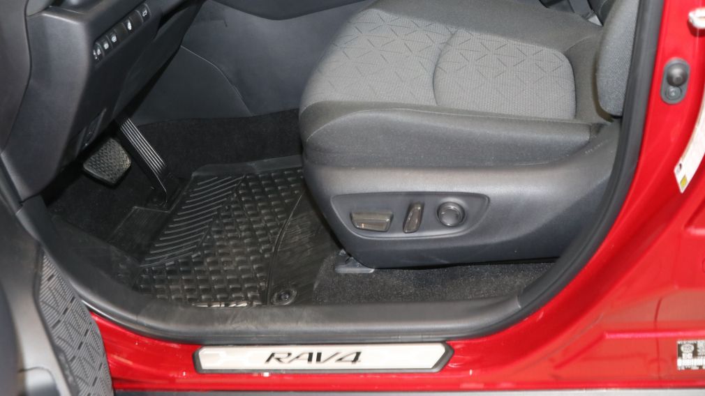Toyota Rav 4 XLE 2025 d&rsquo;occasion à vendre - 19