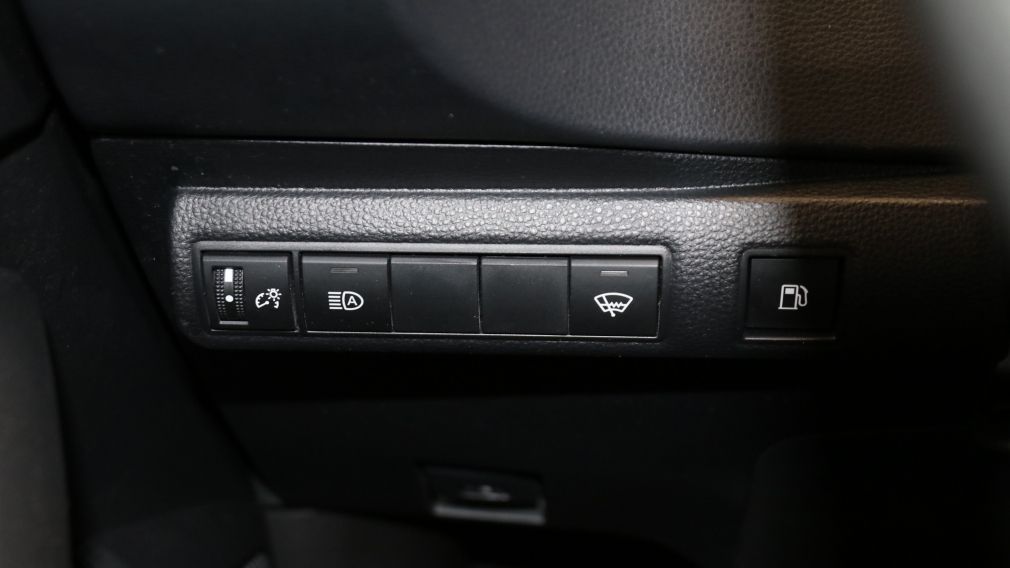 Toyota Corolla Hybrid LE 2023 d&rsquo;occasion à vendre - 15