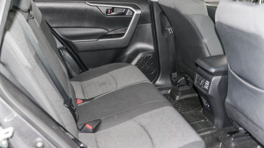 Toyota Rav 4 LE 2022 d&rsquo;occasion à vendre - 28