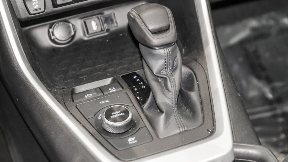 Toyota Rav 4 Hybrid LE 2022 d&rsquo;occasion à vendre - 26