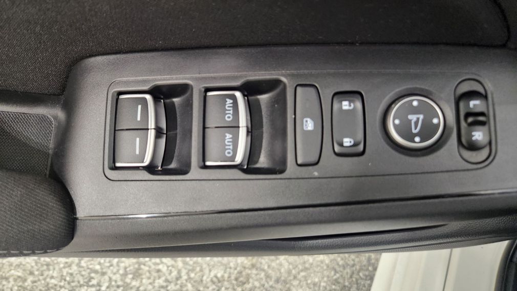 Honda Civic LX 2022 d&rsquo;occasion à vendre - 24