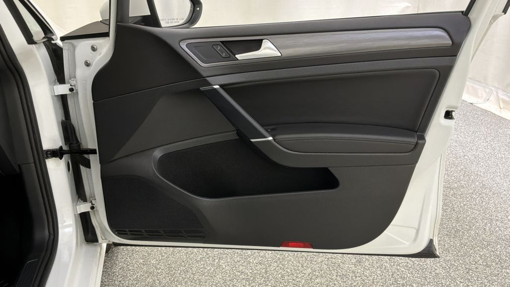 Volkswagen e-Golf Comfortline 2020 d&rsquo;occasion à vendre - 31