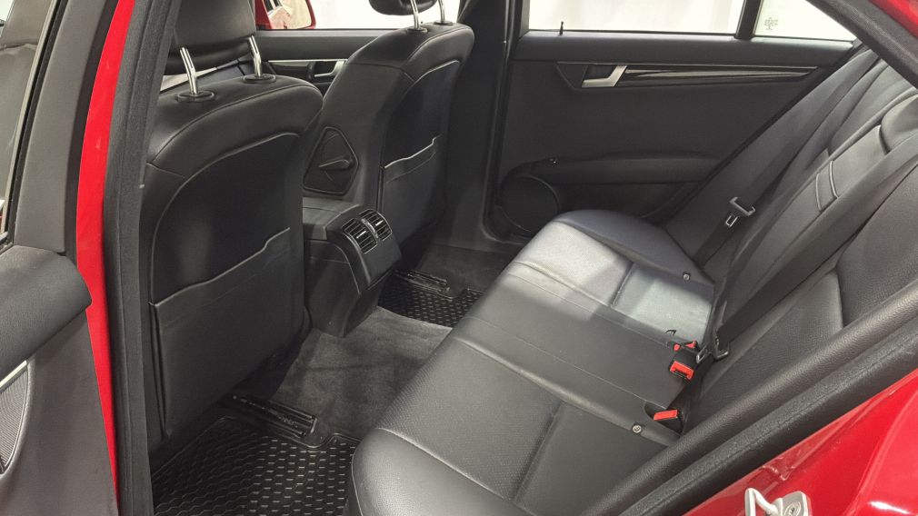 Mercedes Benz C-Class C 300 2014 d&rsquo;occasion à vendre - 26
