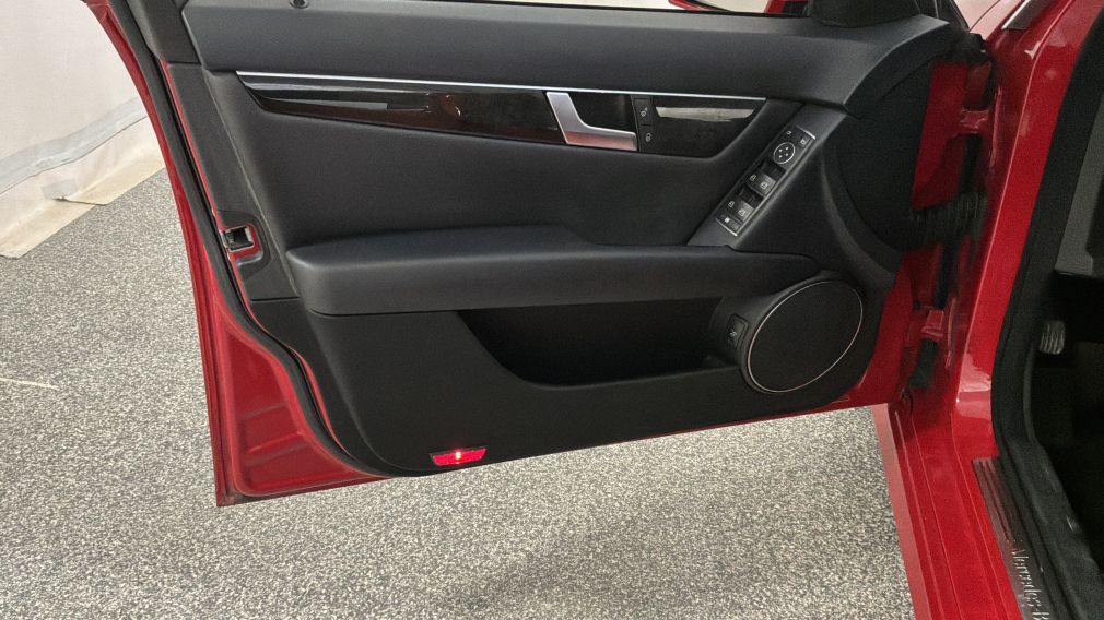 Mercedes Benz C-Class C 300 2014 d&rsquo;occasion à vendre - 22