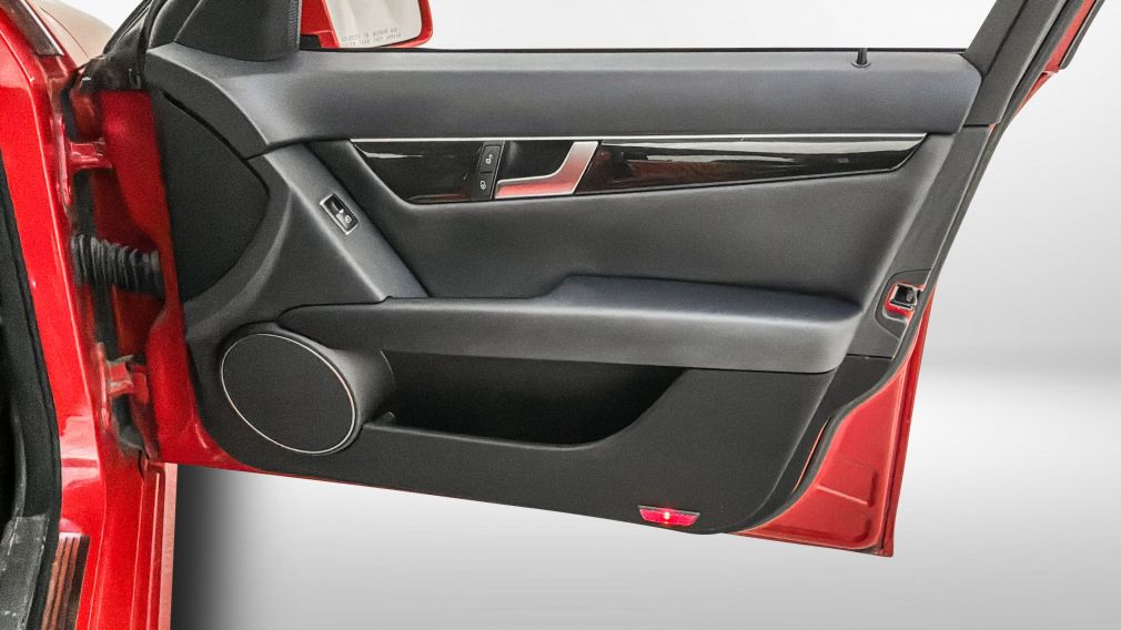 Mercedes Benz C-Class C 300 2014 d&rsquo;occasion à vendre - 31