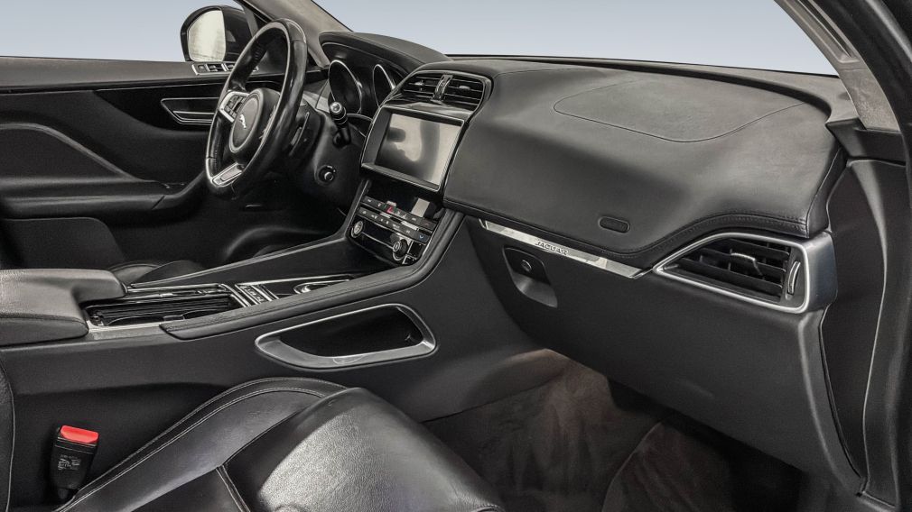 Jaguar F-PACE Prestige 2019 à vendre à Trois-Rivières - 30
