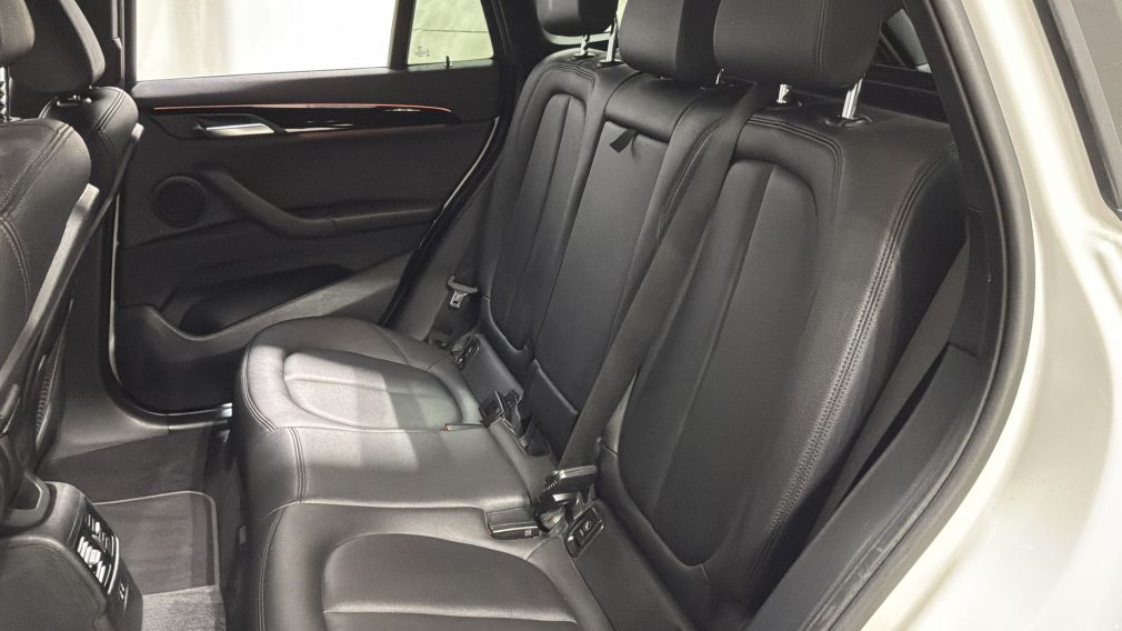 BMW X1 xDrive28i 2021 d&rsquo;occasion à vendre - 26