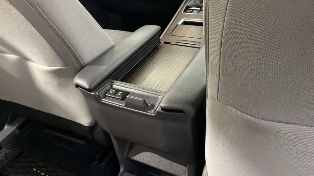 Toyota Sienna LE 2021 d&rsquo;occasion à vendre - 28