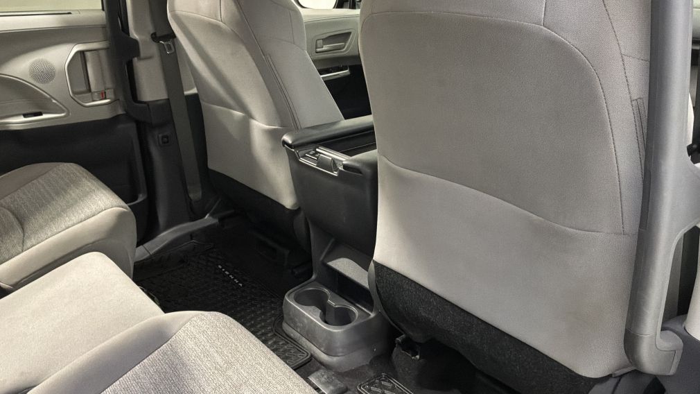 Toyota Sienna LE 2021 d&rsquo;occasion à vendre - 27