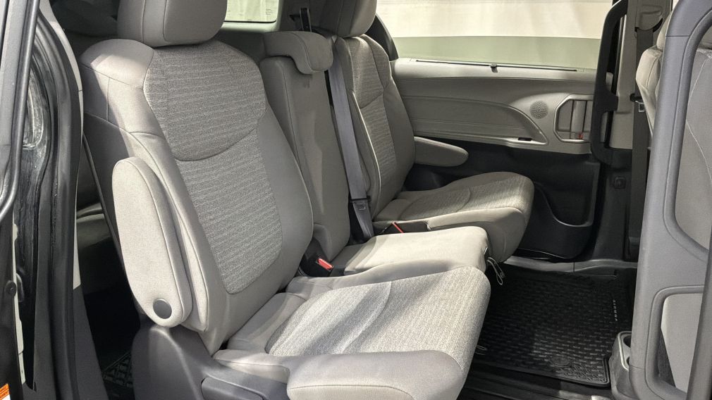 Toyota Sienna LE 2021 d&rsquo;occasion à vendre - 26