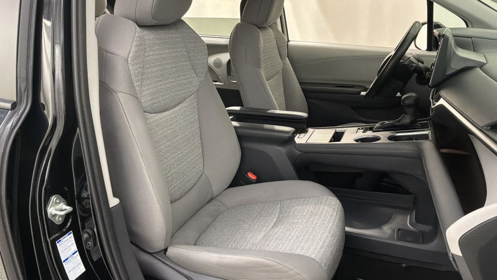 Toyota Sienna LE 2021 d&rsquo;occasion à vendre - 29