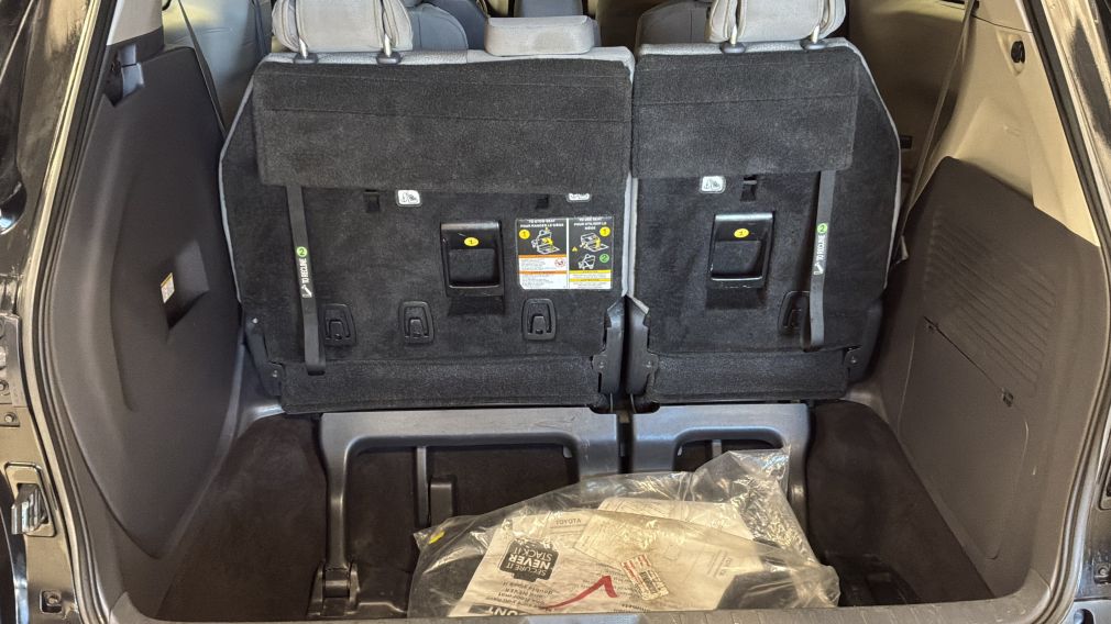 Toyota Sienna LE 2021 d&rsquo;occasion à vendre - 12