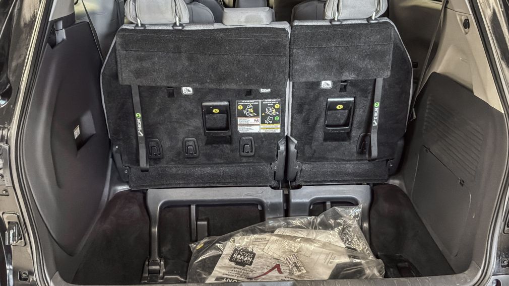 Toyota Sienna LE 2021 d&rsquo;occasion à vendre - 12