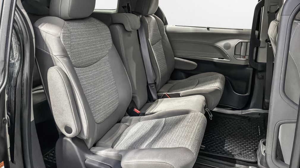 Toyota Sienna LE 2021 d&rsquo;occasion à vendre - 26