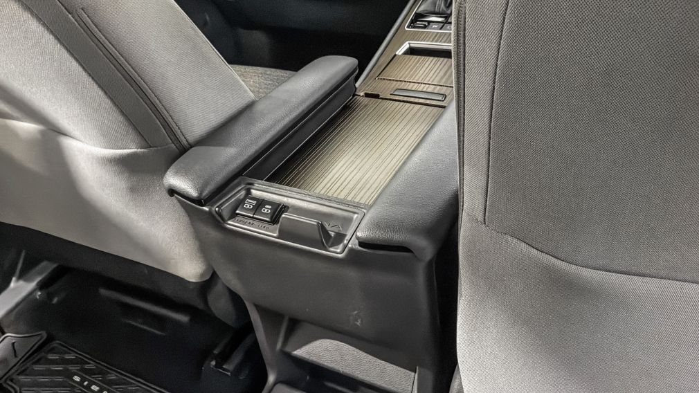 Toyota Sienna LE 2021 d&rsquo;occasion à vendre - 28