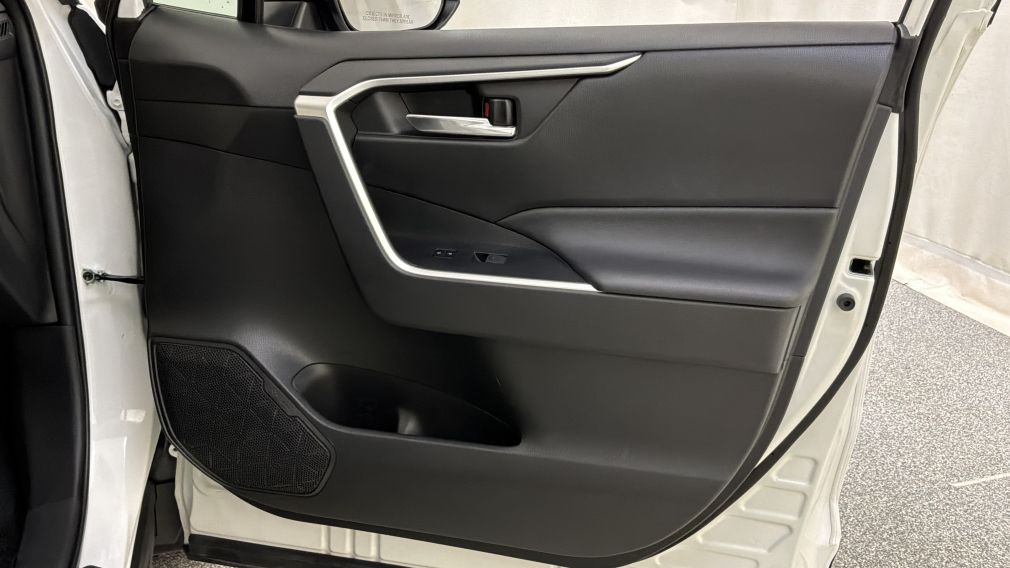 Toyota Rav 4 XLE 2023 d&rsquo;occasion à vendre - 31