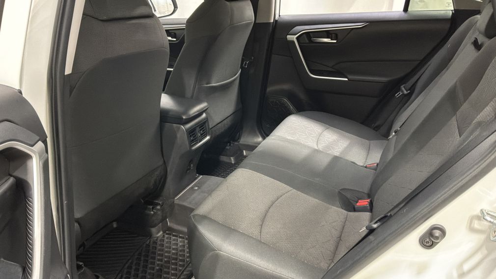 Toyota Rav 4 XLE 2023 d&rsquo;occasion à vendre - 27