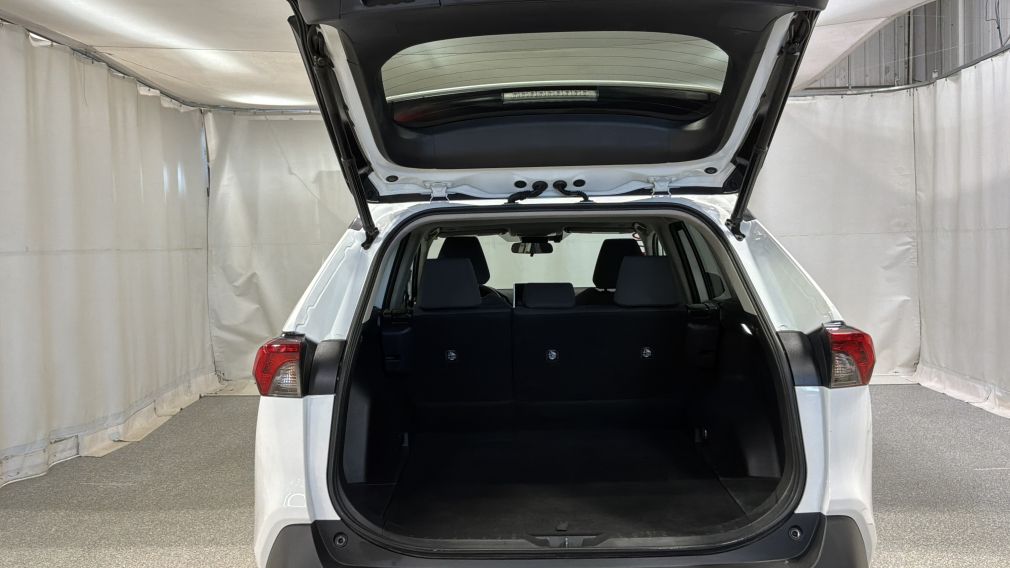Toyota Rav 4 XLE 2023 d&rsquo;occasion à vendre - 13