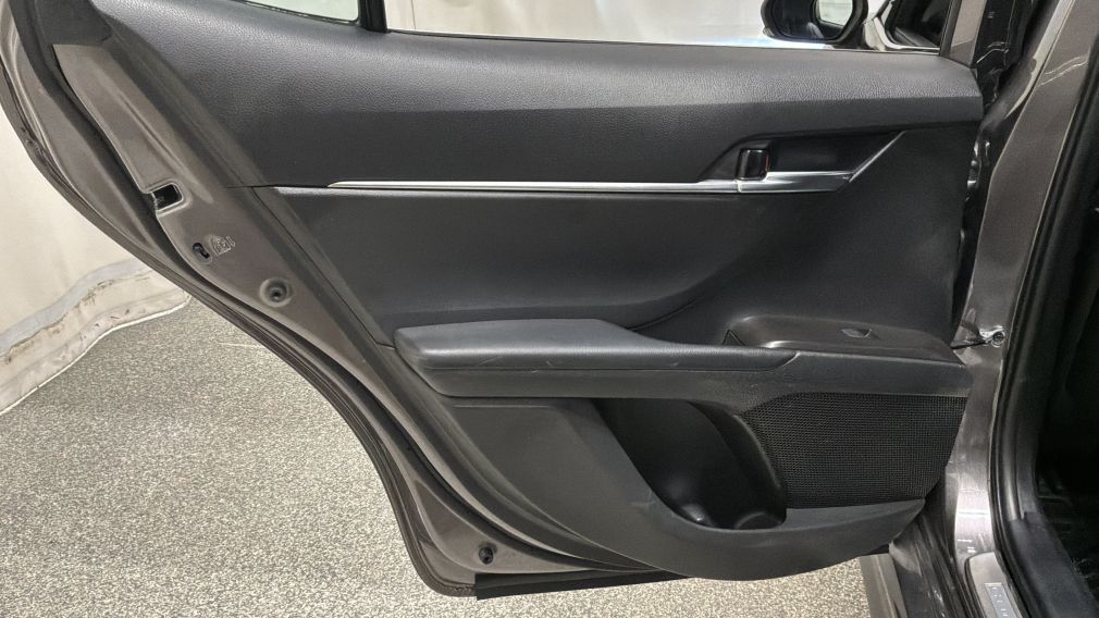 Toyota Camry SE 2024 d&rsquo;occasion à vendre - 17