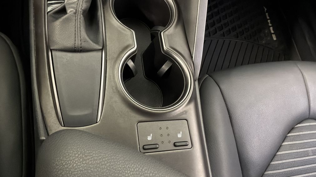 Toyota Camry SE 2024 d&rsquo;occasion à vendre - 18