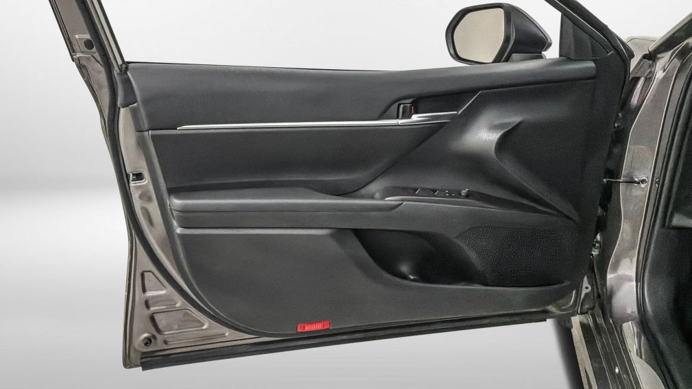 Toyota Camry SE 2024 d&rsquo;occasion à vendre - 16