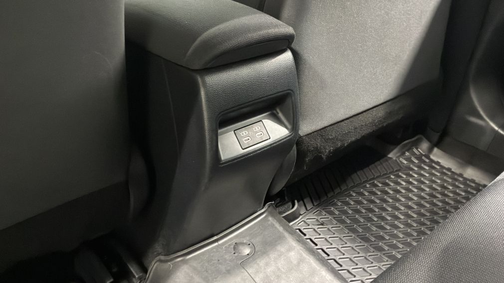 Toyota Corolla LE 2023 d&rsquo;occasion à vendre - 28