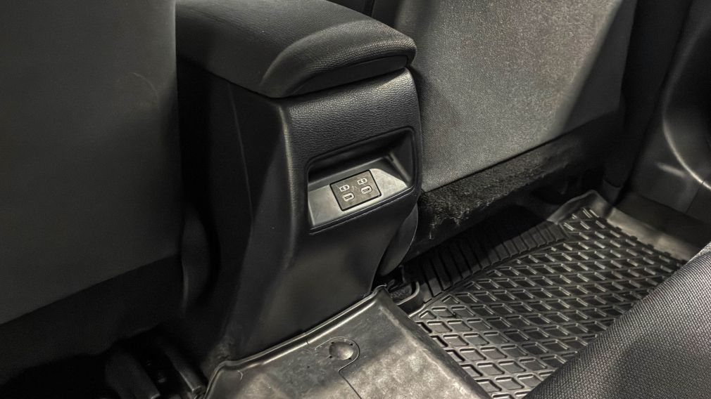 Toyota Corolla LE 2023 d&rsquo;occasion à vendre - 28