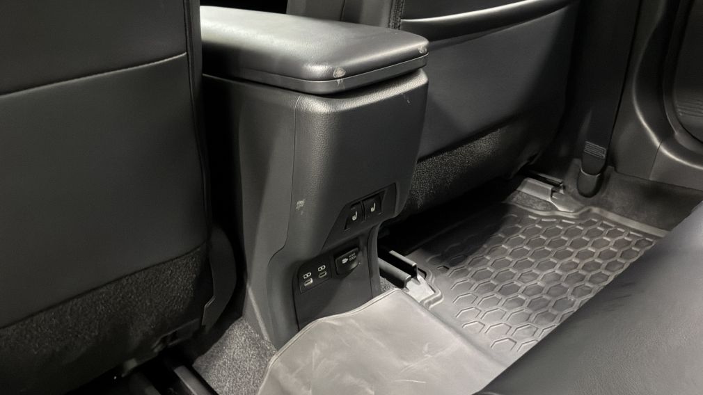 Toyota Prius XSE 2023 d&rsquo;occasion à vendre - 28