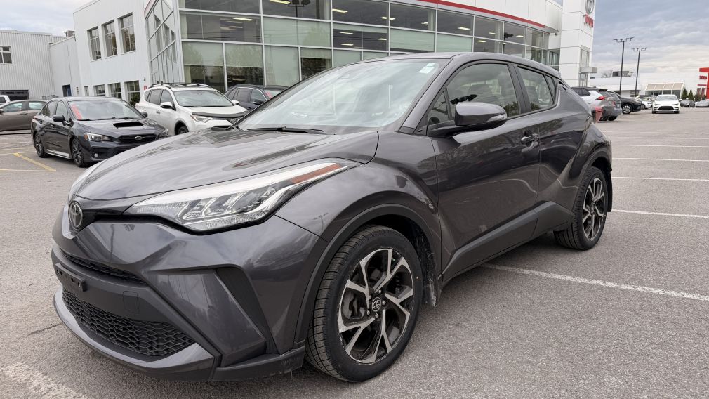Toyota C-HR XLE Premium 2022 d&rsquo;occasion à vendre - 4