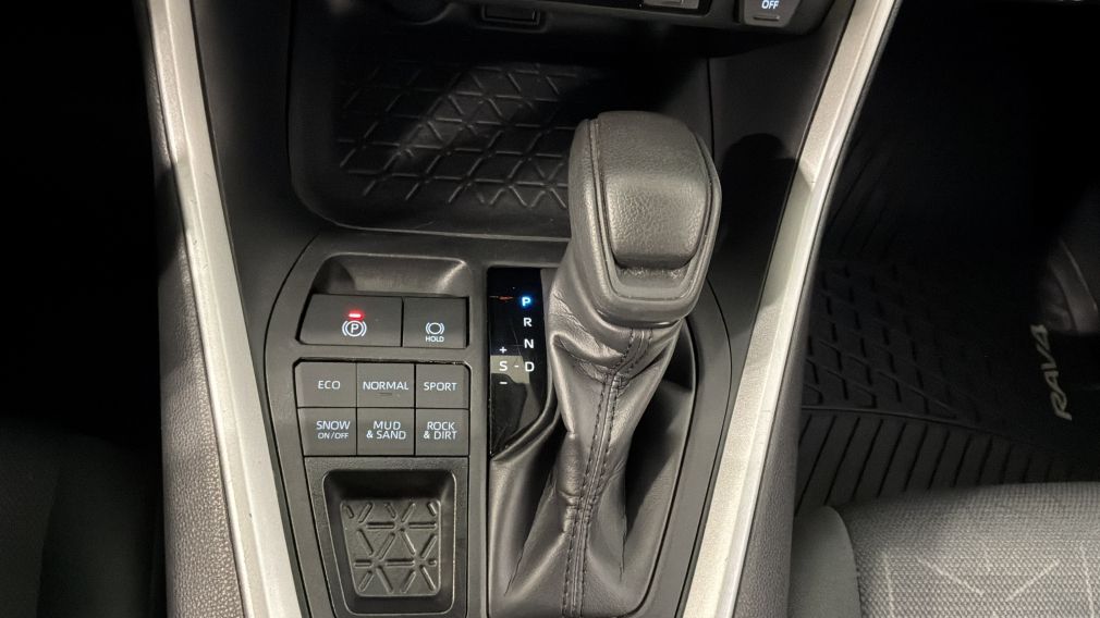 Toyota Rav 4 LE 2024 d&rsquo;occasion à vendre - 18