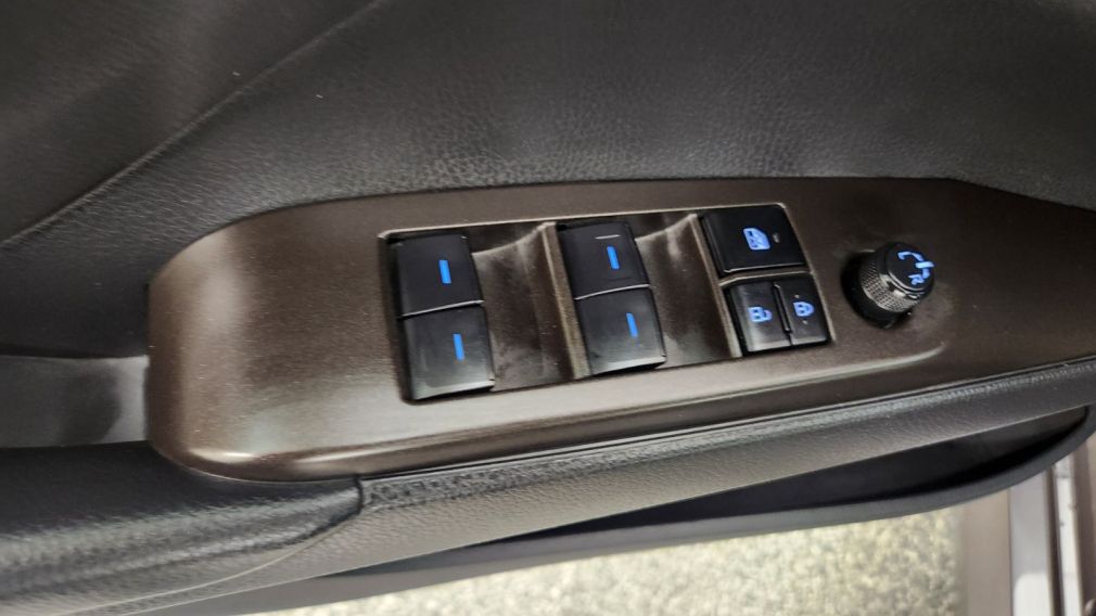 Toyota Camry Hybrid LE 2023 d&rsquo;occasion à vendre - 27