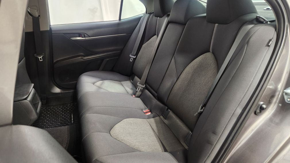 Toyota Camry Hybrid LE 2023 d&rsquo;occasion à vendre - 29