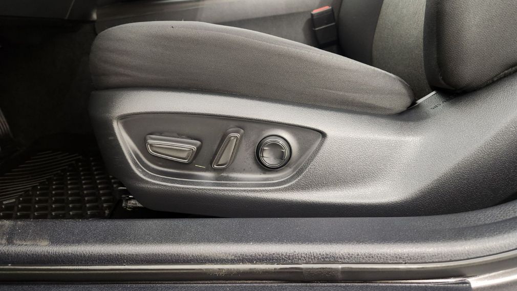 Toyota Camry Hybrid LE 2023 d&rsquo;occasion à vendre - 25