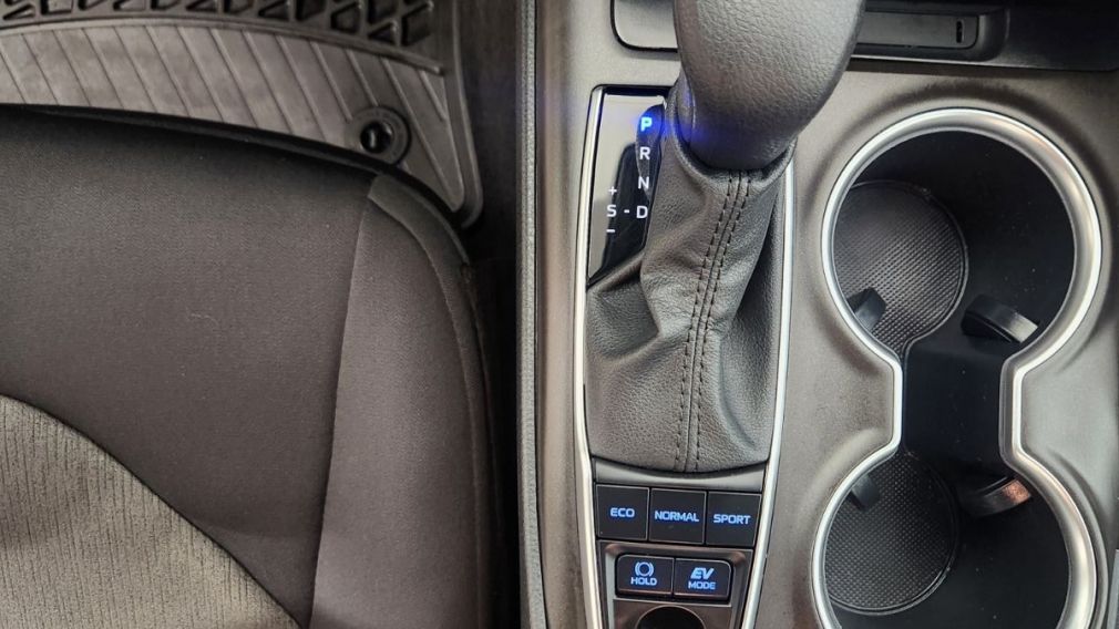Toyota Camry Hybrid LE 2023 d&rsquo;occasion à vendre - 19