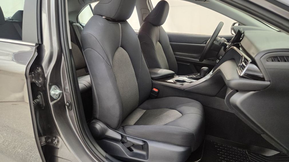 Toyota Camry Hybrid LE 2023 d&rsquo;occasion à vendre - 32