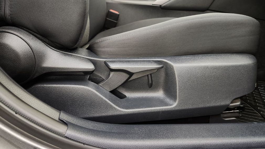 Toyota Camry Hybrid LE 2023 d&rsquo;occasion à vendre - 26