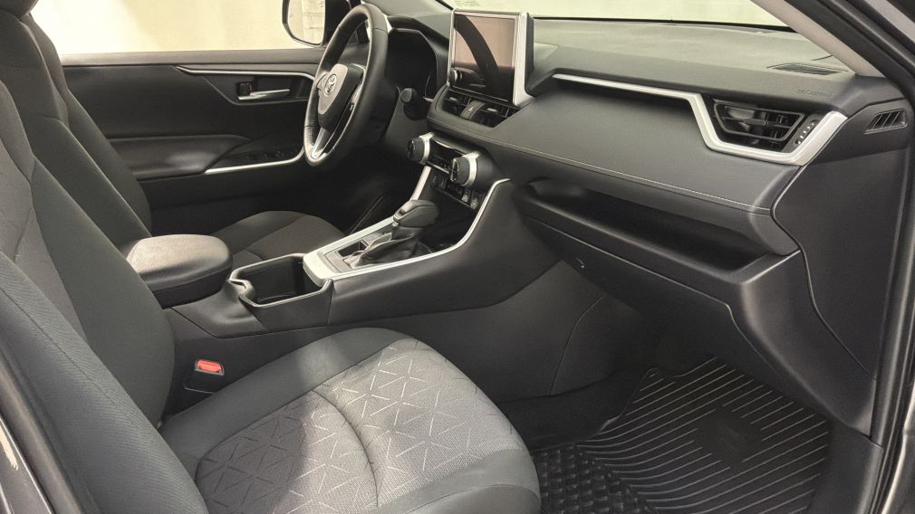 Toyota Rav 4 XLE 2024 d&rsquo;occasion à vendre - 29